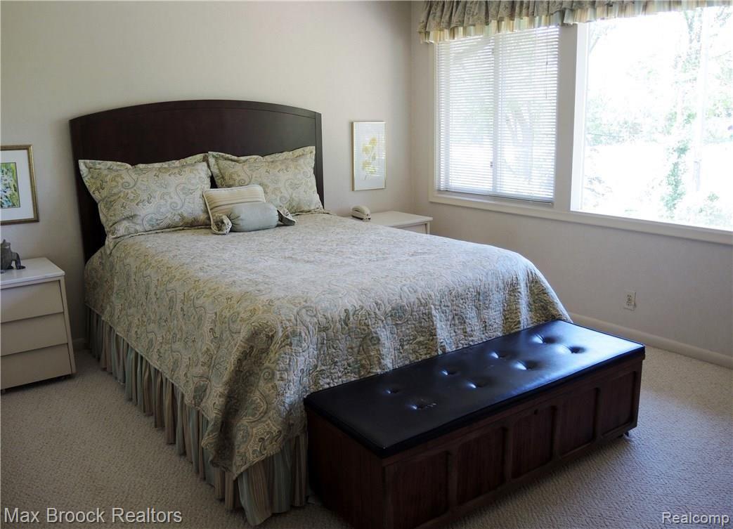 840 North Pemberton Road Bloomfield Hills, MI 48302 - Photo 12 of 42 MASTER SUITE WITH SPECTACULAR VIEWS