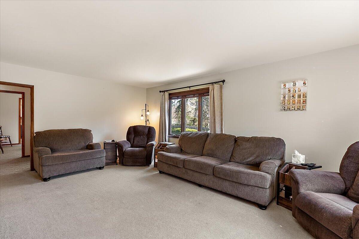 950 West Giles Road Muskegon, MI 49445 - Photo 2 of 54 29-950 W Giles Rd-29