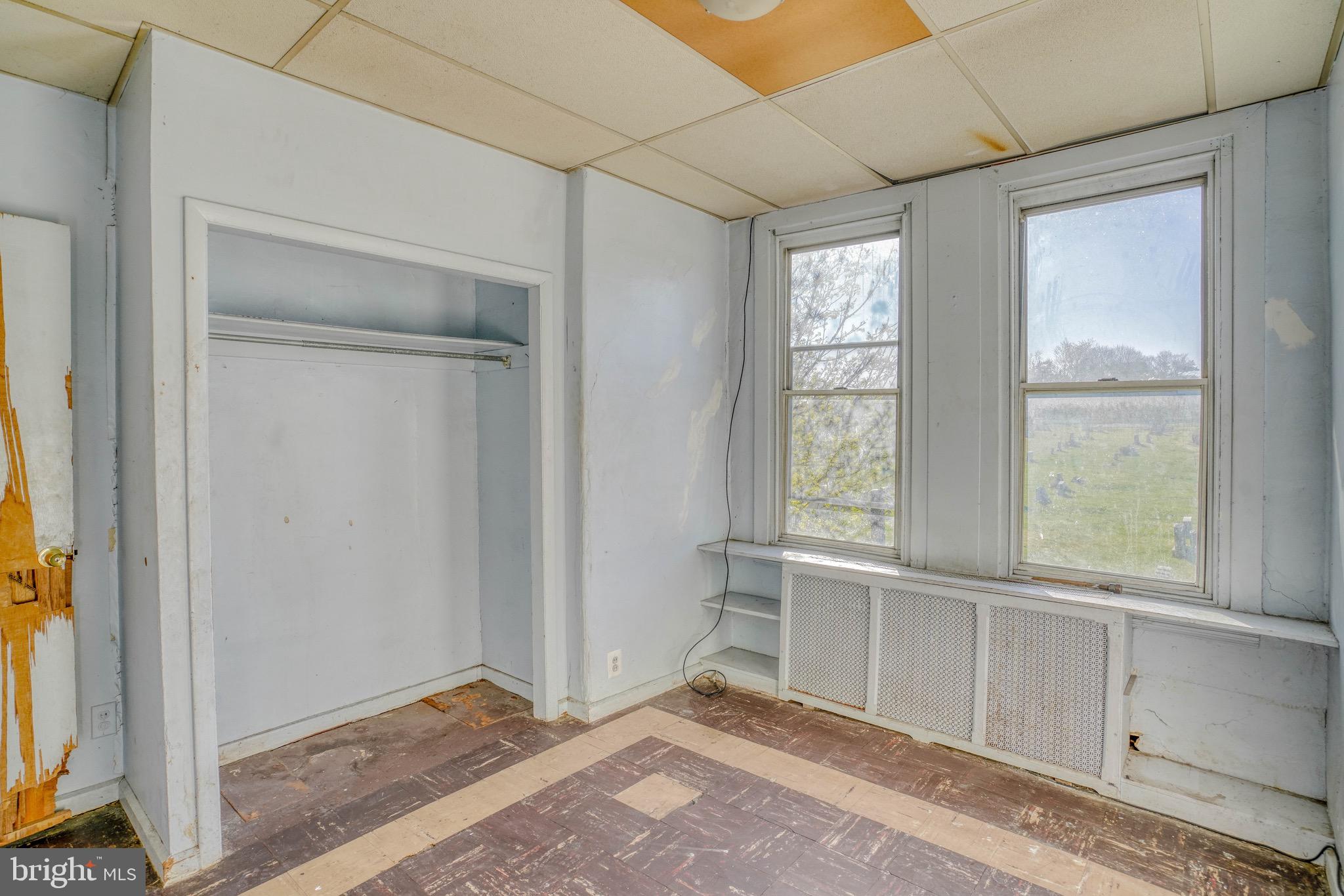 5705 Leonard Street Philadelphia, PA 19149 - Photo 24 of 30 an empty room with windows