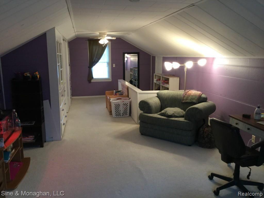 1082 Hampton Road Grosse Pointe, MI 48236 - Photo 21 of 50 IMG_0052.jpg
