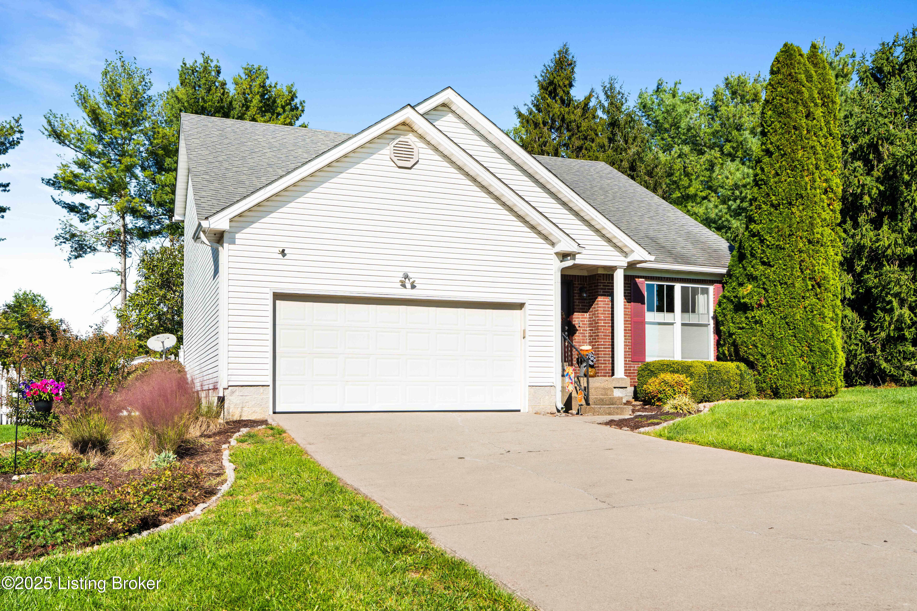251 Rolling Ridge Way Simpsonville, KY 40067 - Photo 6 of 46 DSC03934