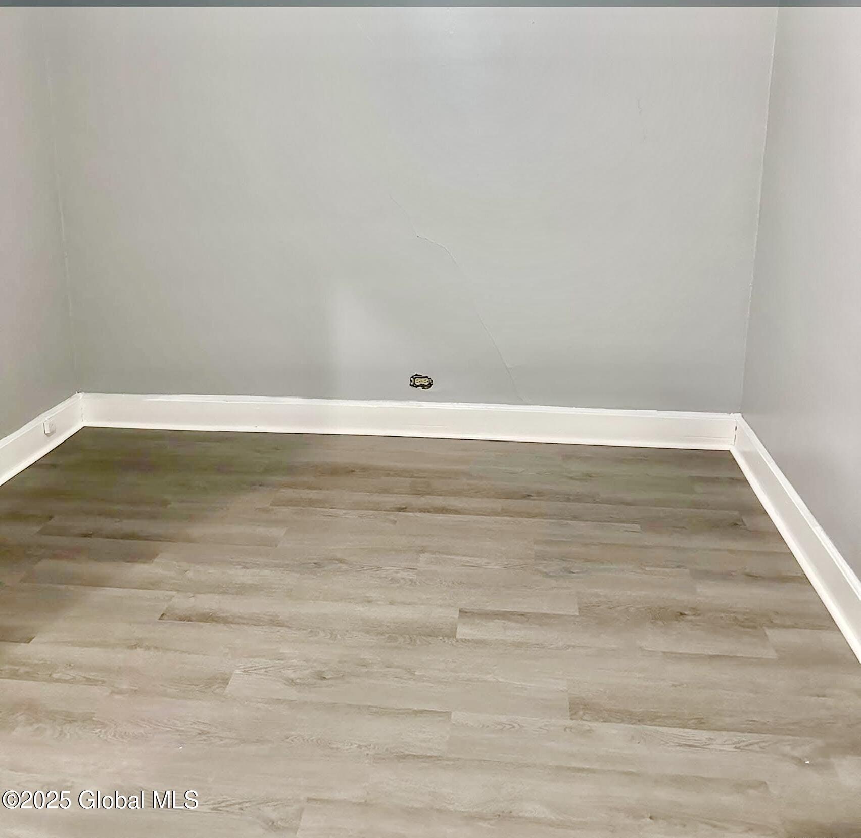 6 Hawk Street Schenectady, NY 12307 - Photo 9 of 25 IMG_2337 2