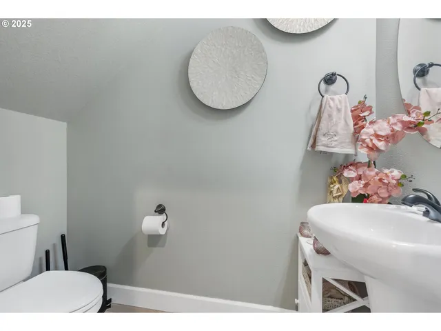 $525,000 | 1066 Northeast Regan Hill Loop, Estacada, OR 97023