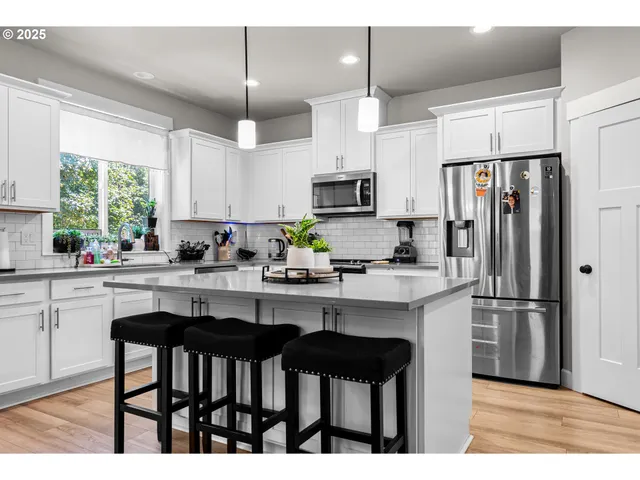 $525,000 | 1066 Northeast Regan Hill Loop, Estacada, OR 97023