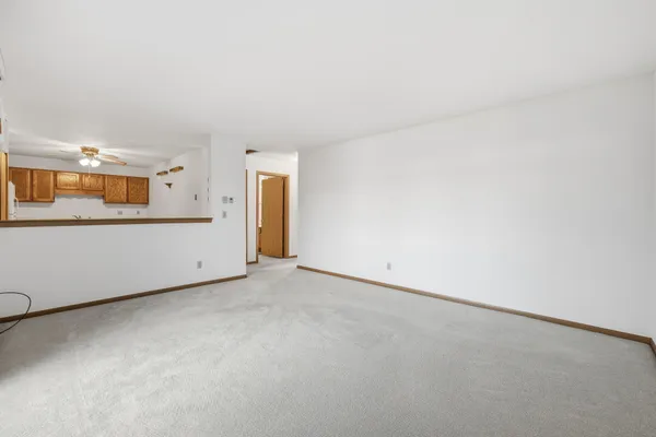 $179,900 | 160 Maple Avenue South, Unit 6, Slinger, WI 53086