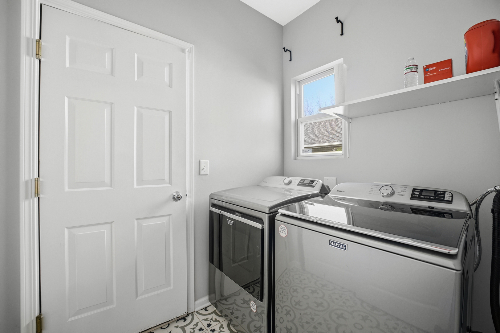 136 Lilac Street Bolingbrook, IL 60490 - Photo 26 of 30 a utility room with dryer and washer