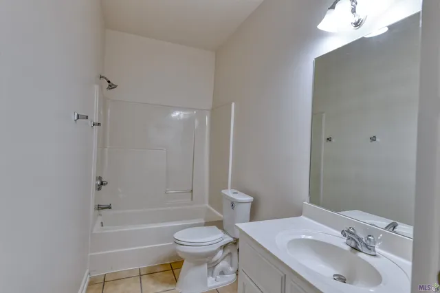 $1,800 | 289 Melissa Drive, Port Allen, LA 70767