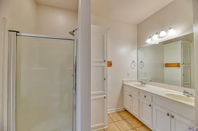 $1,800 | 289 Melissa Drive, Port Allen, LA 70767