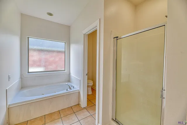 $1,800 | 289 Melissa Drive, Port Allen, LA 70767