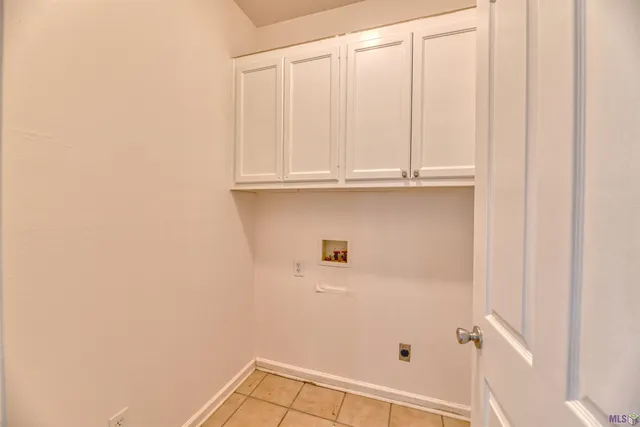 $1,800 | 289 Melissa Drive, Port Allen, LA 70767