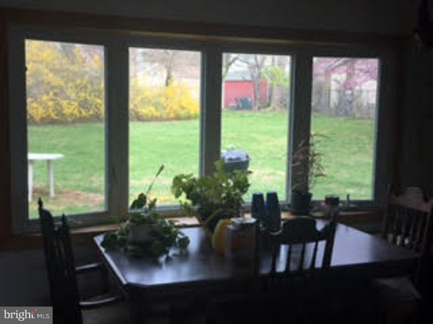 15 Circle Road Levittown, PA 19057 - Photo 4 of 12 View