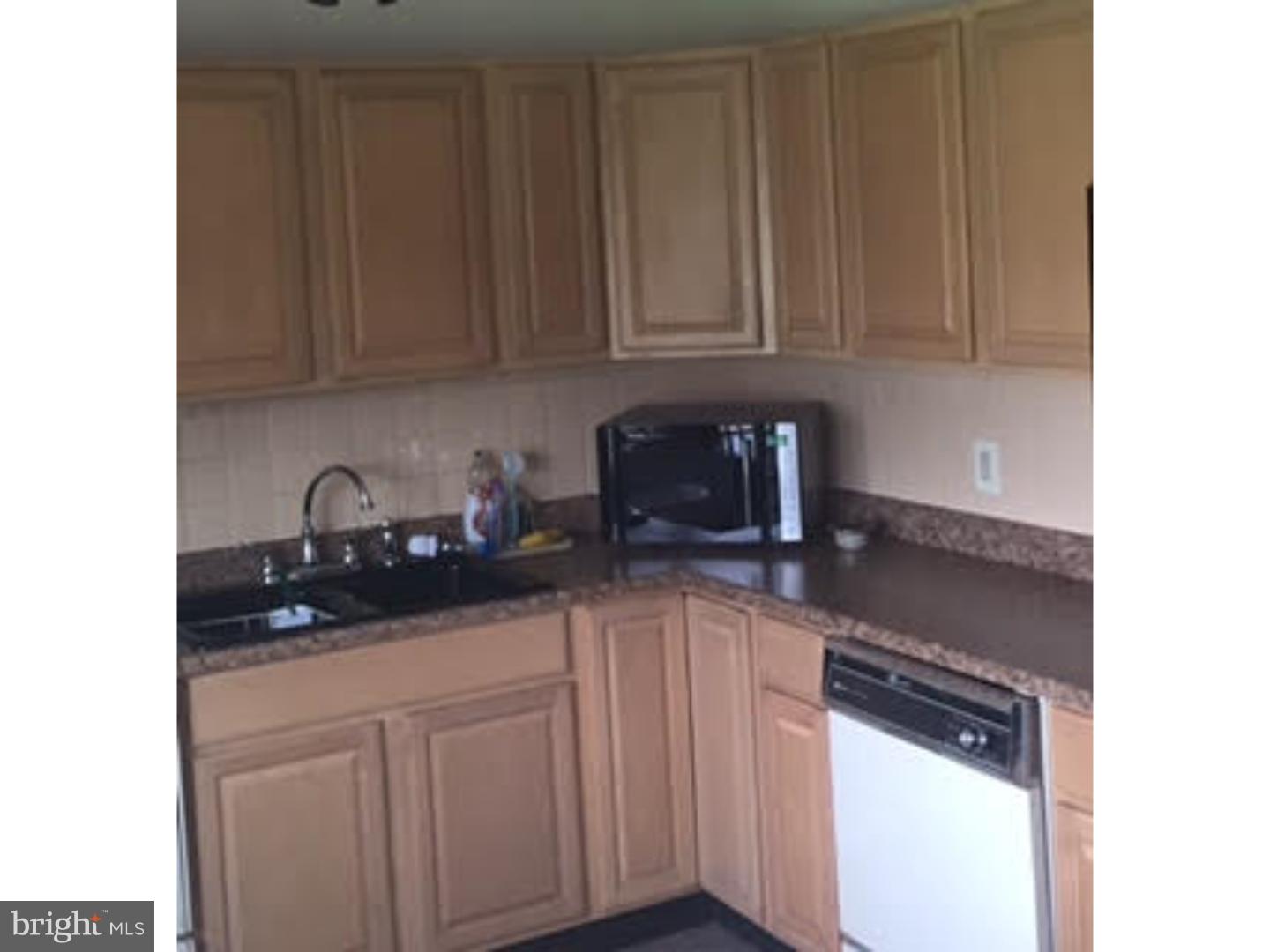 15 Circle Road Levittown, PA 19057 - Photo 6 of 12 Kitchen