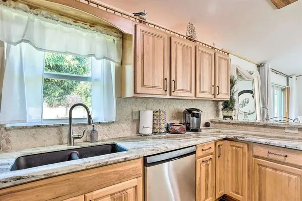 $3,250 | 423 Southwest 1st Avenue, Boynton Beach, FL 33435