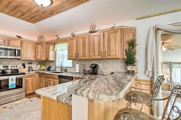$3,250 | 423 Southwest 1st Avenue, Boynton Beach, FL 33435