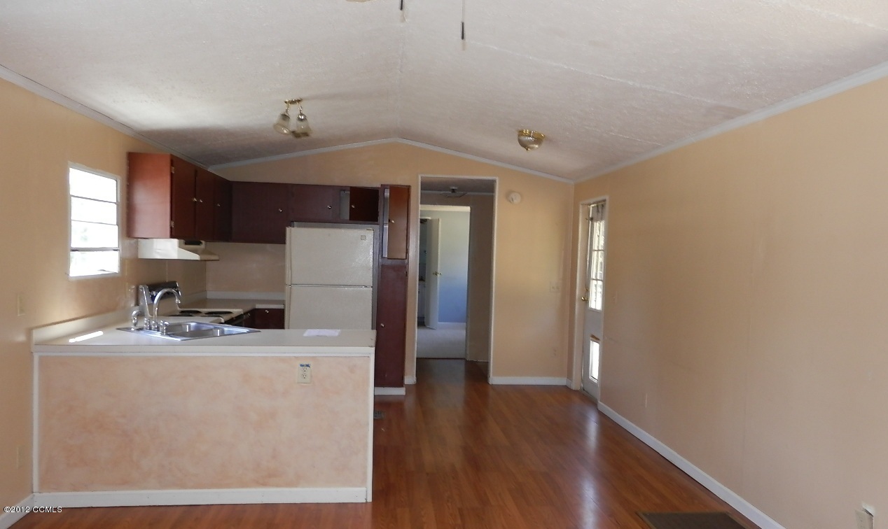 310 Queens Road Hubert, NC 28539 - Photo 2 of 8 kitchen