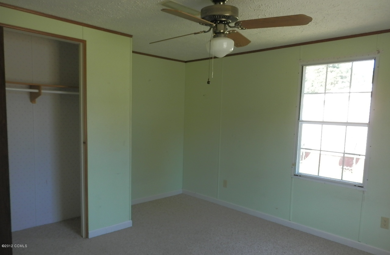310 Queens Road Hubert, NC 28539 - Photo 6 of 8 bed1