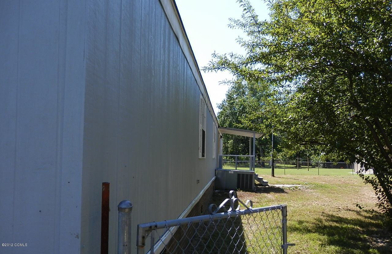 310 Queens Road Hubert, NC 28539 - Photo 7 of 8 back