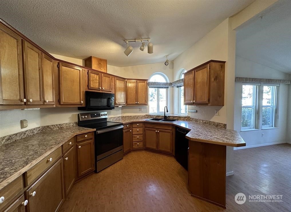 81 Eric's Way Sequim, WA 98382 - Photo 4 of 30 Gallery Image 4