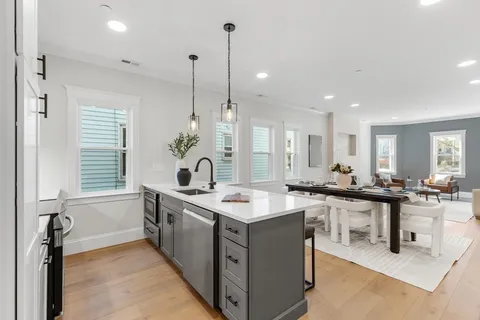 $1,050,000 | 227 Highland Avenue, Unit 2, Somerville, MA 02143