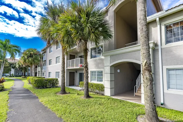 $275,000 | 5031 Wiles Road, Unit 304, Coconut Creek, FL 33073