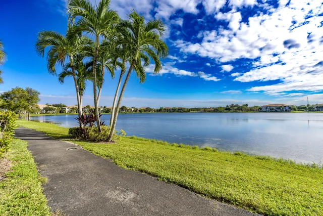 $275,000 | 5031 Wiles Road, Unit 304, Coconut Creek, FL 33073