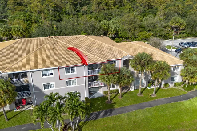 $275,000 | 5031 Wiles Road, Unit 304, Coconut Creek, FL 33073