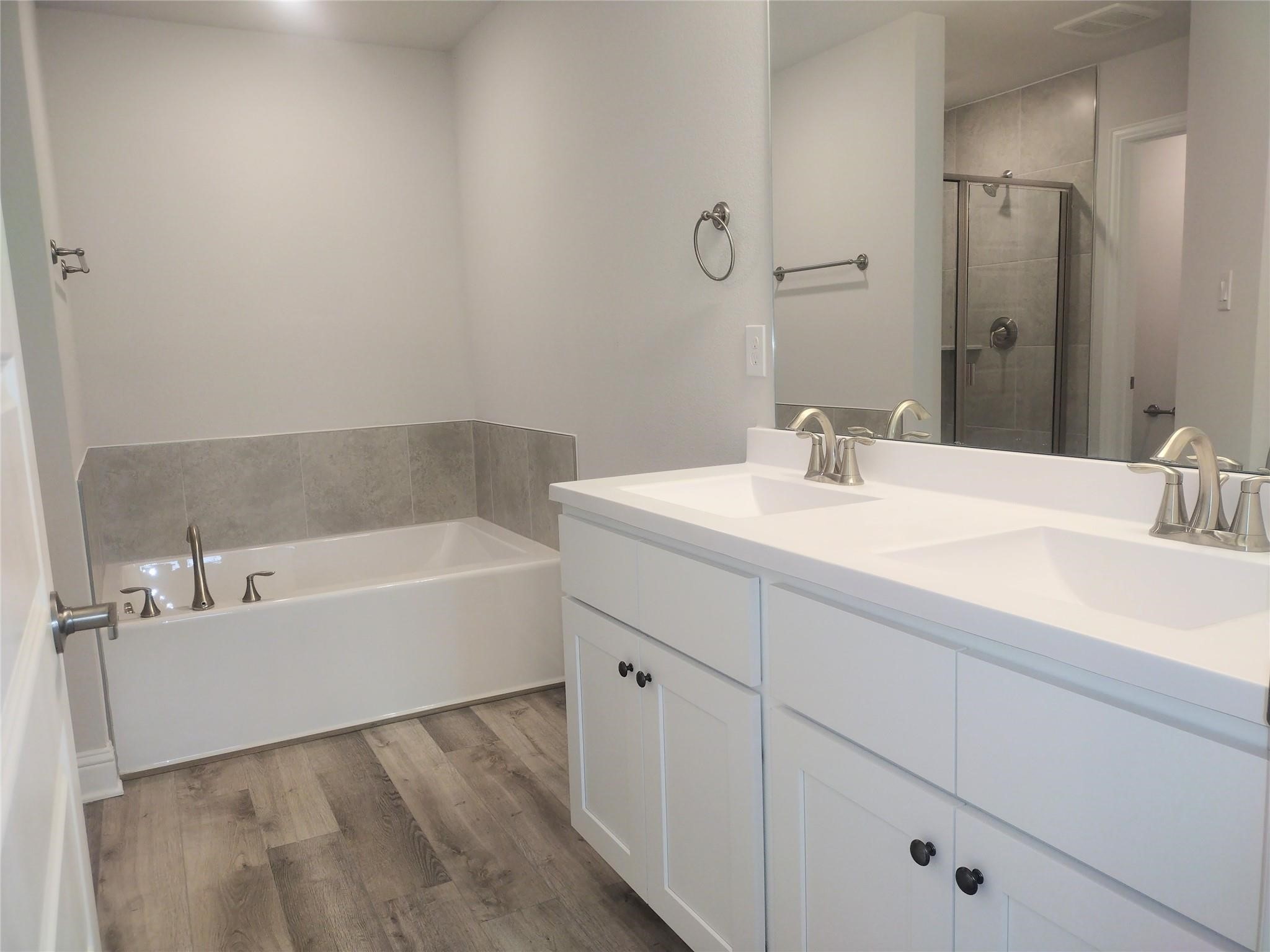 10142 Whitney Reach Drive Rosharon, TX 77583 - Photo 4 of 6