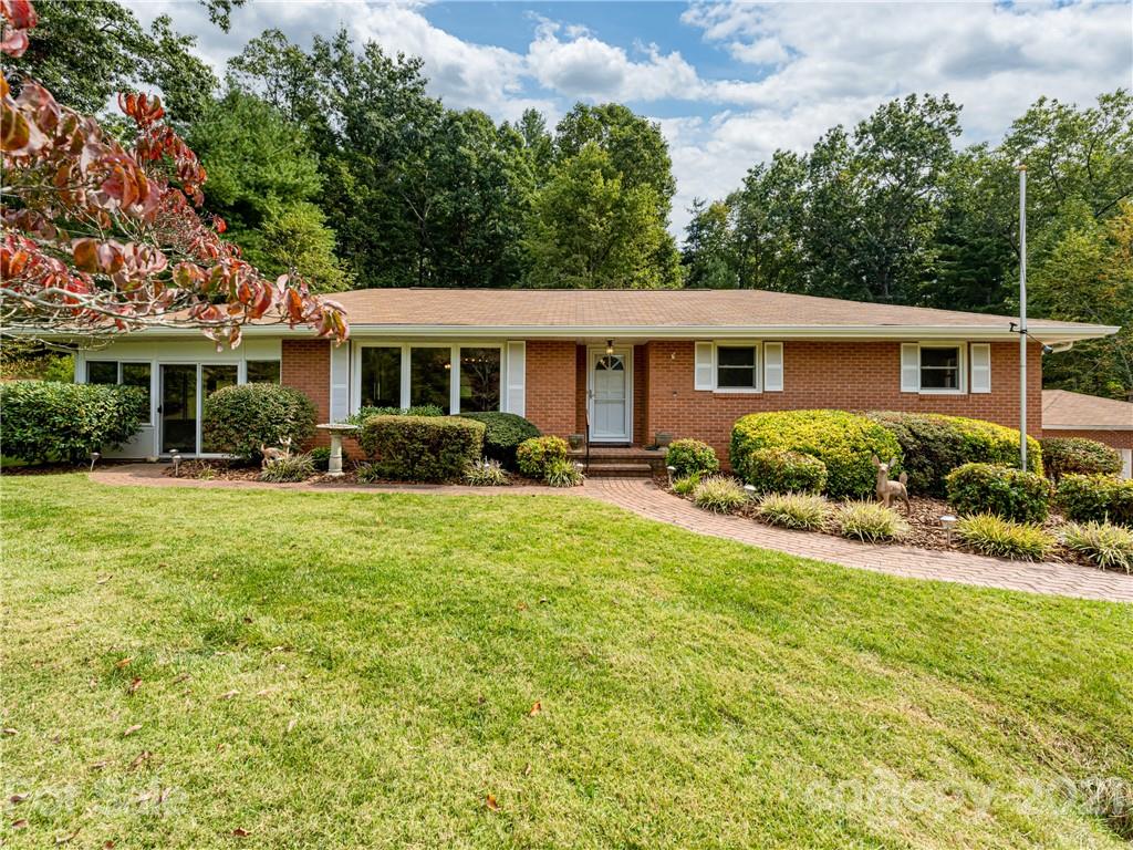 137 Bell Road Asheville, NC 28805 - Photo 2 of 48 Gallery Image 2