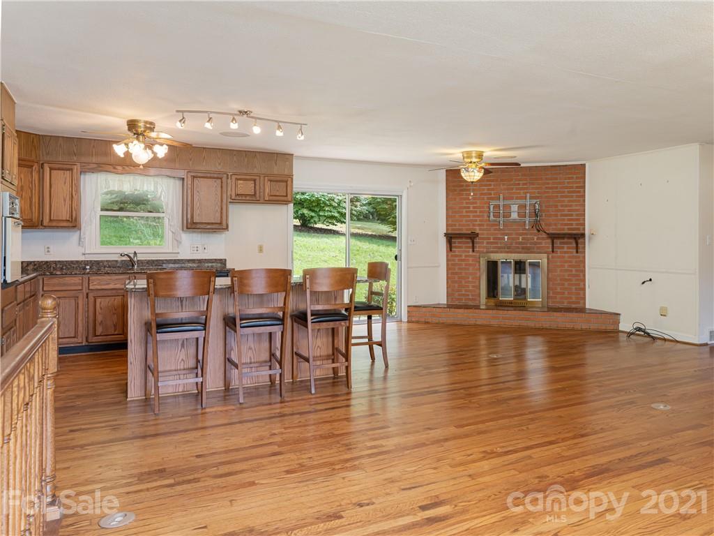 137 Bell Road Asheville, NC 28805 - Photo 12 of 48 Gallery Image 12