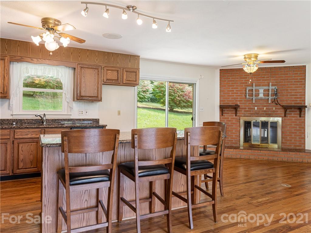 137 Bell Road Asheville, NC 28805 - Photo 13 of 48 Gallery Image 13