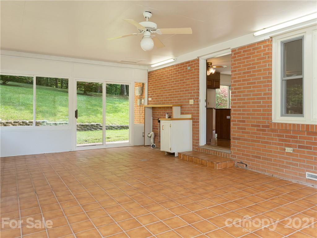 137 Bell Road Asheville, NC 28805 - Photo 17 of 48 Gallery Image 17