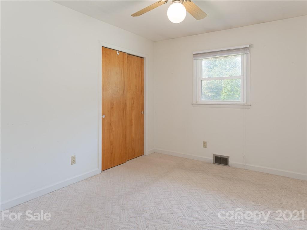 137 Bell Road Asheville, NC 28805 - Photo 19 of 48 Gallery Image 19