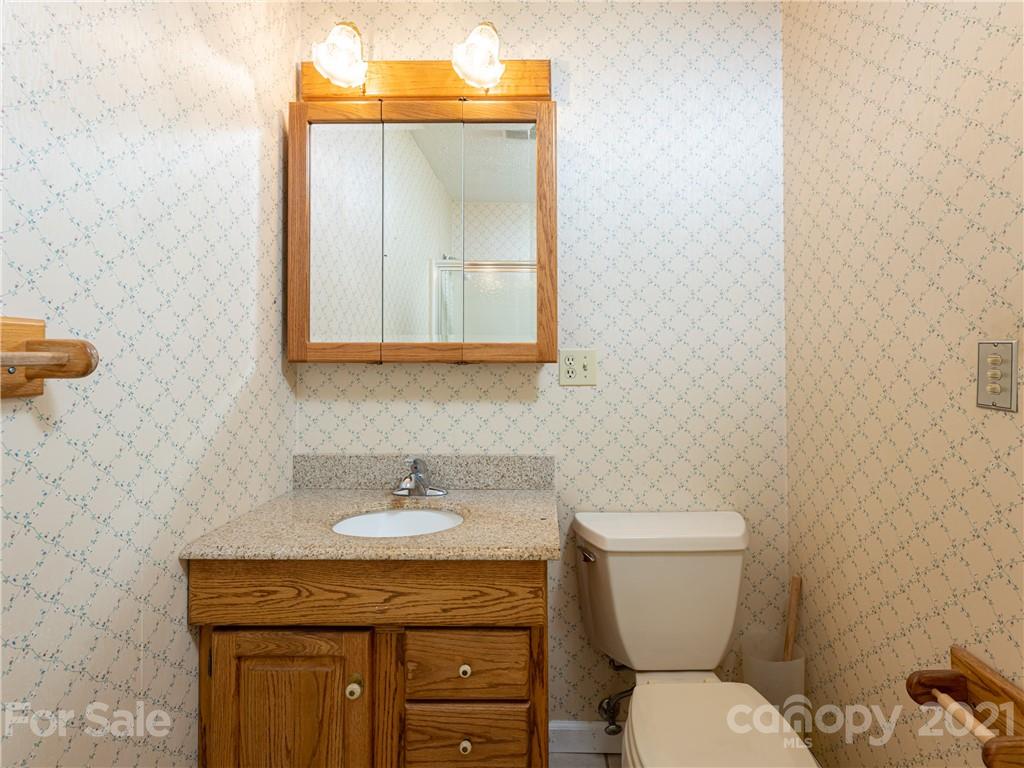 137 Bell Road Asheville, NC 28805 - Photo 21 of 48 Gallery Image 21