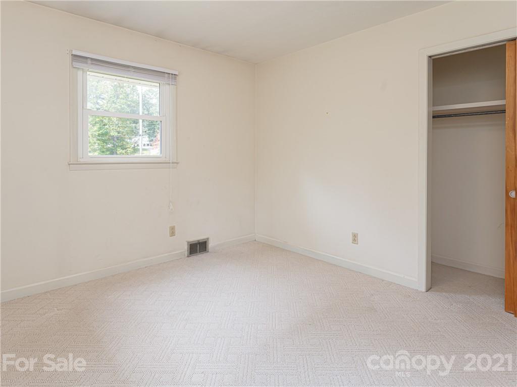 137 Bell Road Asheville, NC 28805 - Photo 23 of 48 Gallery Image 23