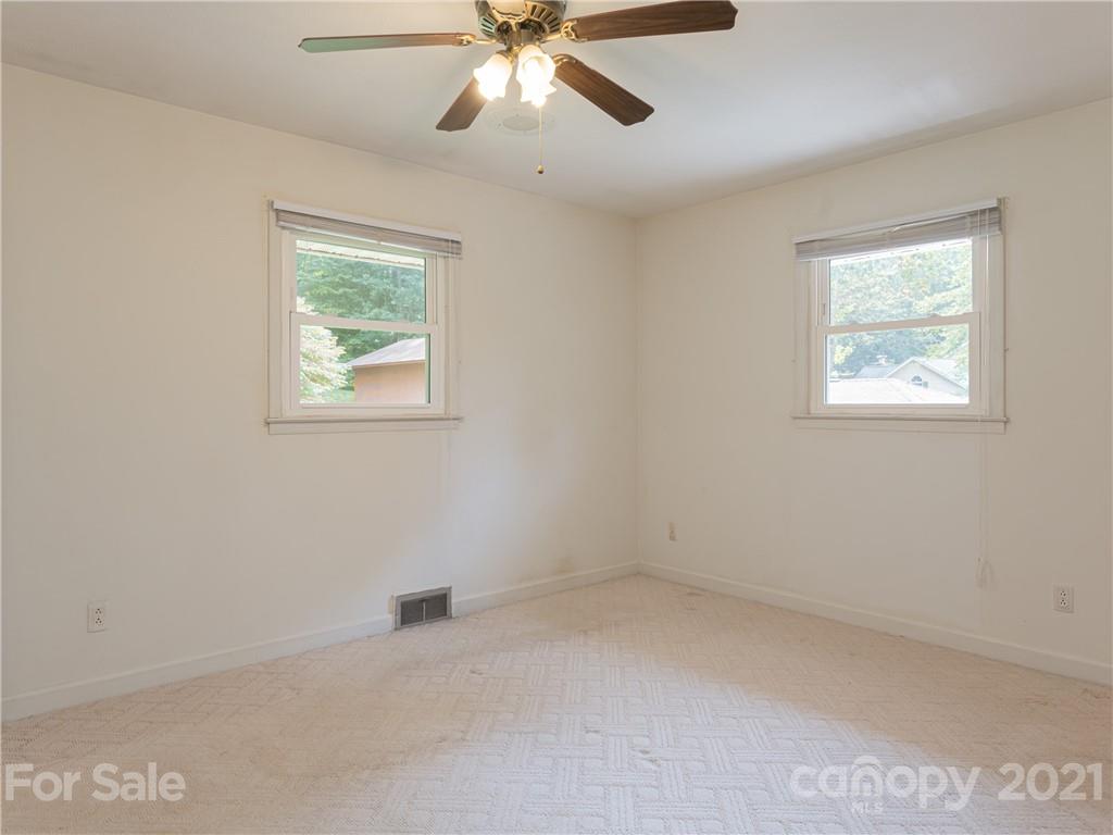 137 Bell Road Asheville, NC 28805 - Photo 24 of 48 Gallery Image 24