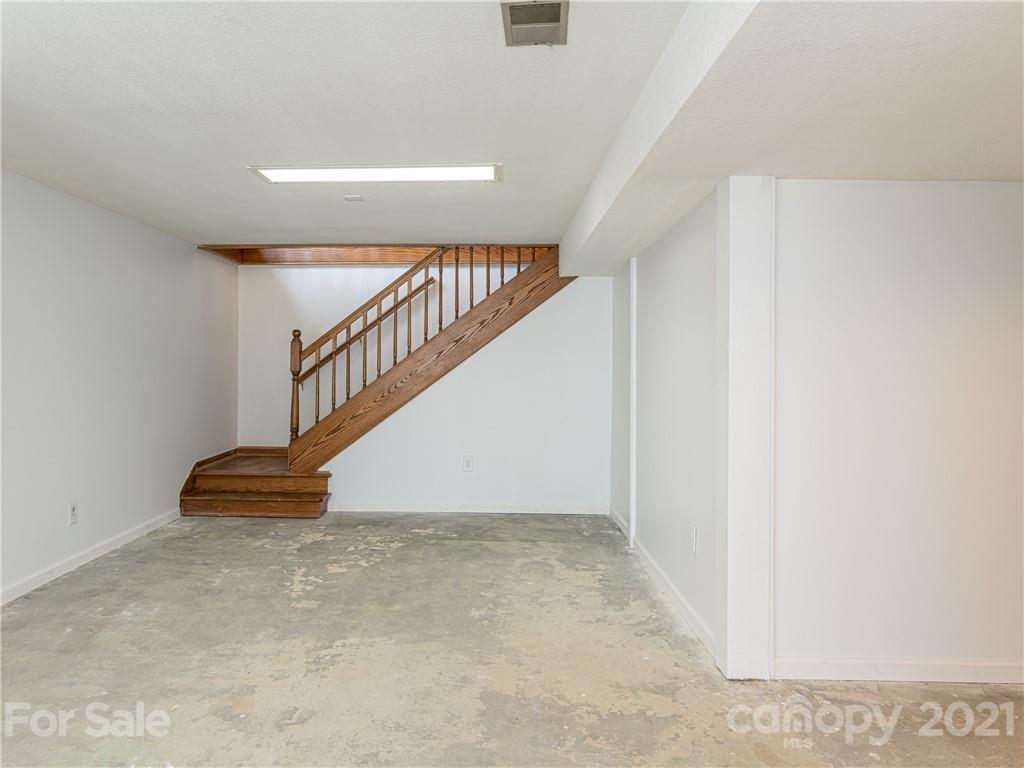 137 Bell Road Asheville, NC 28805 - Photo 29 of 48 Gallery Image 29