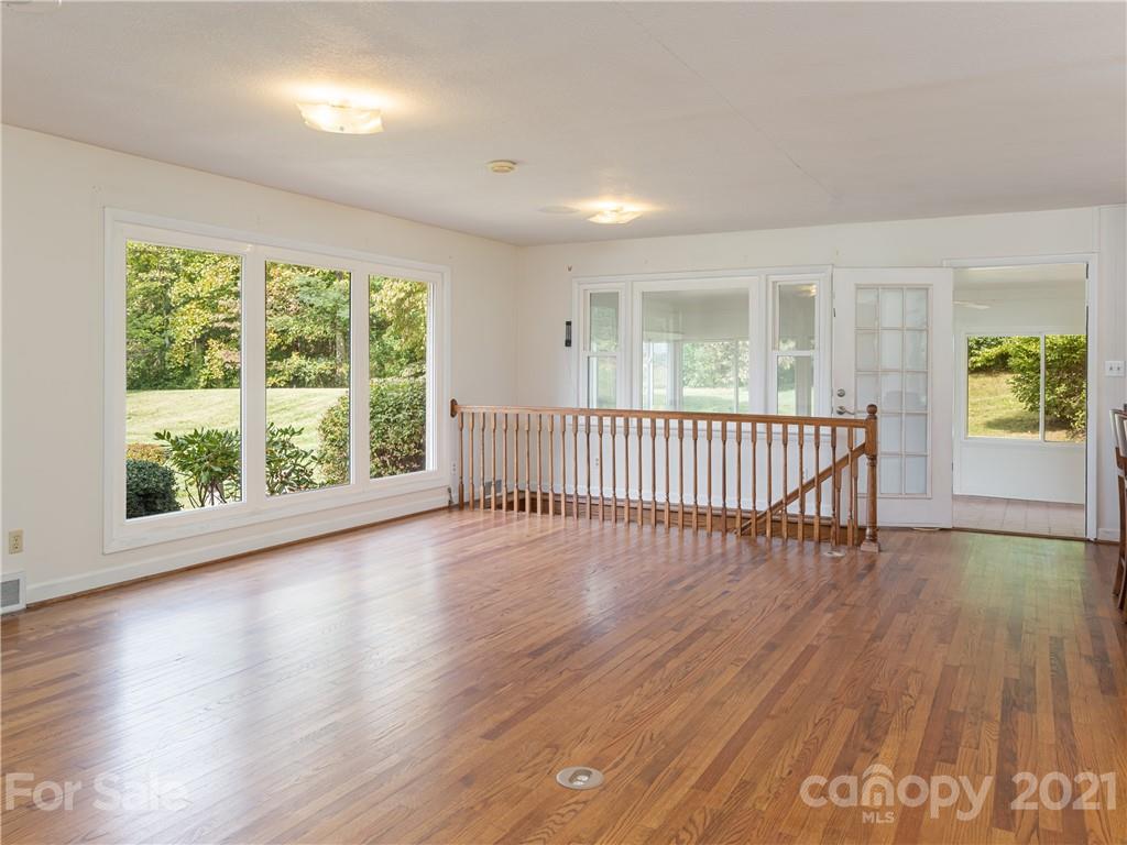 137 Bell Road Asheville, NC 28805 - Photo 8 of 48 Gallery Image 8