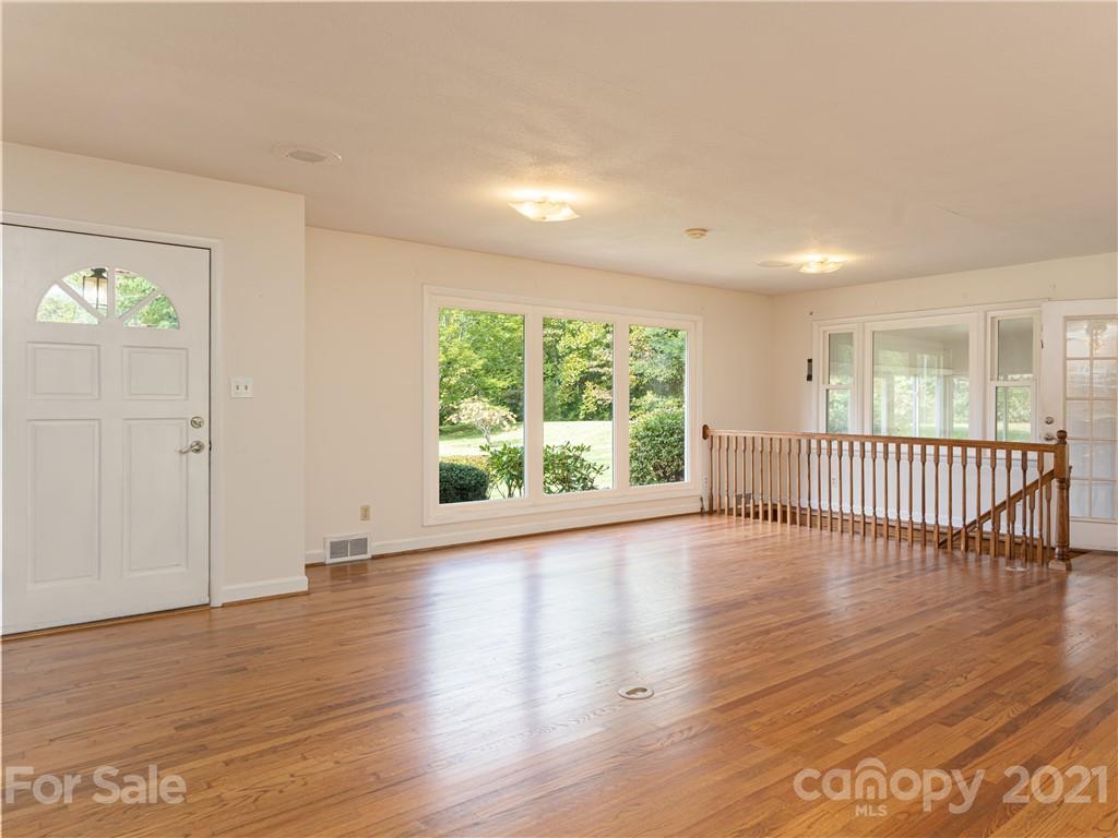 137 Bell Road Asheville, NC 28805 - Photo 9 of 48 Gallery Image 9