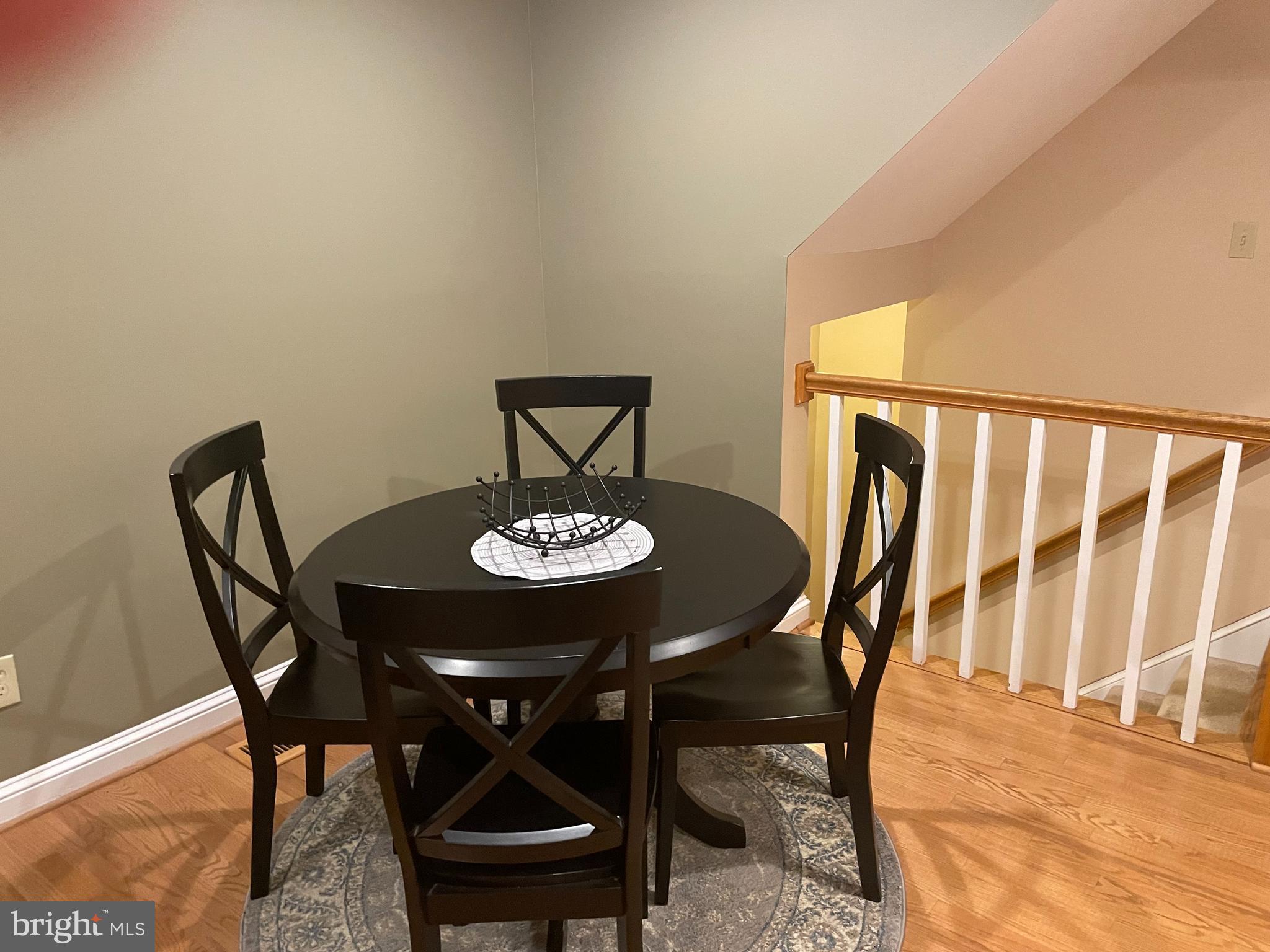1604 Apricot Court Reston, VA 20190 - Photo 6 of 36 BREAKFAST AREA