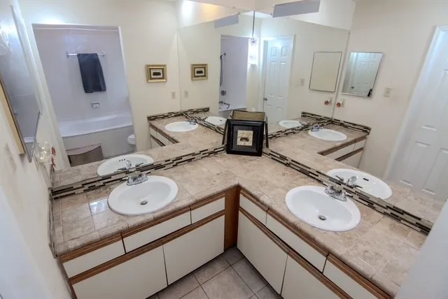 $122,000 | 16800 Sugar Pine Drive, Unit E34, Houston, TX 77090