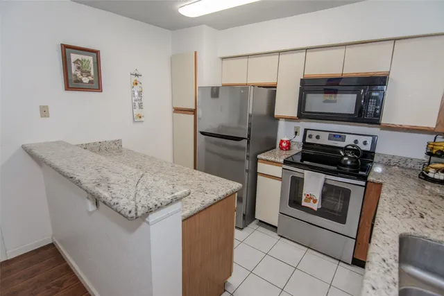 $122,000 | 16800 Sugar Pine Drive, Unit E34, Houston, TX 77090