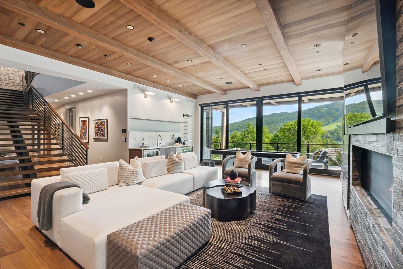 101 Switchback Lane Stowe, VT 05672 - Photo 25 of 47