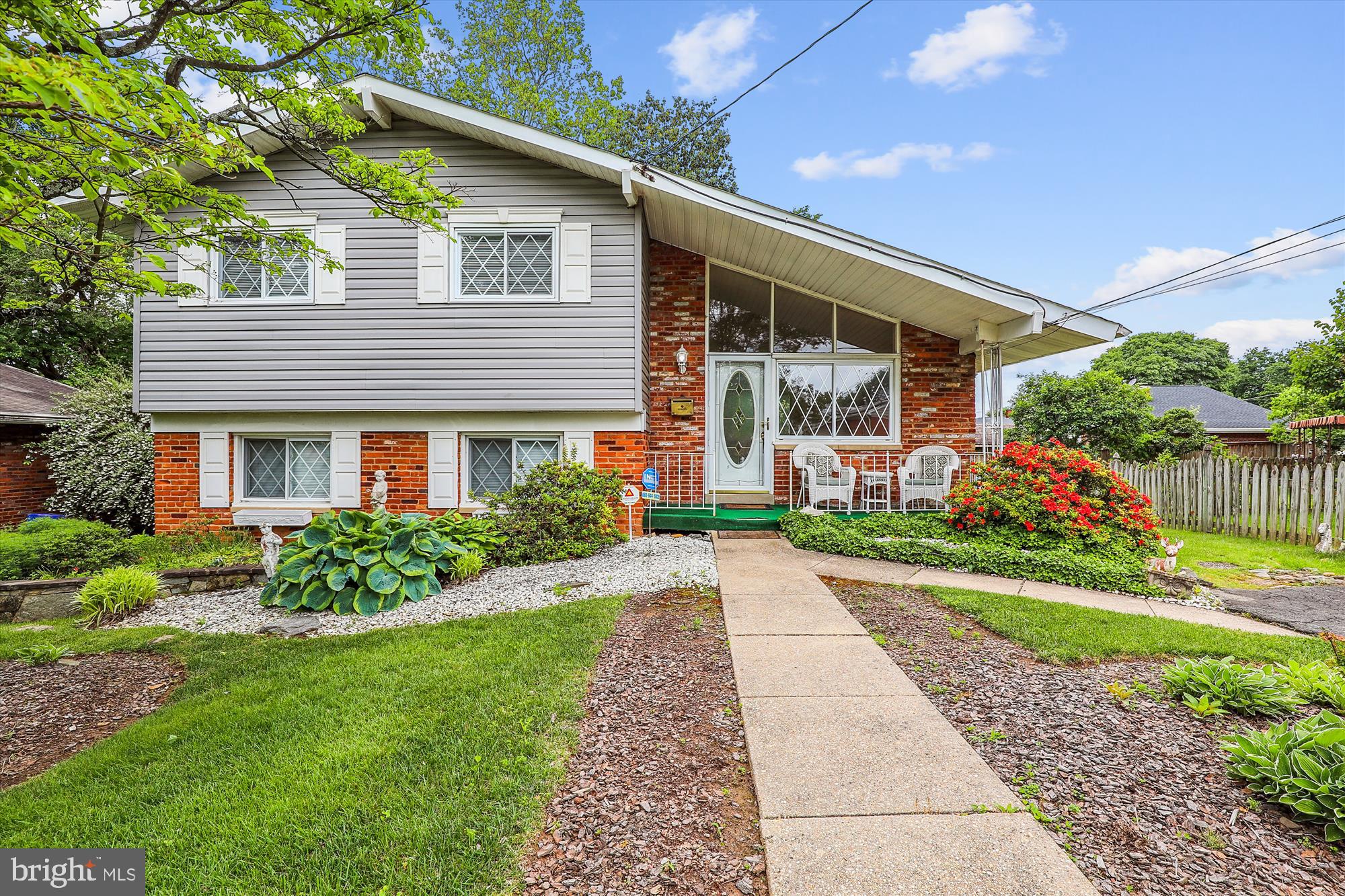 11818 Mentone Road Silver Spring, MD 20906 - Photo 3 of 25 Beautiful entry