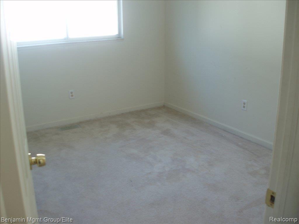 18654 Common Road Roseville, MI 48066 - Photo 3 of 4 bedroom