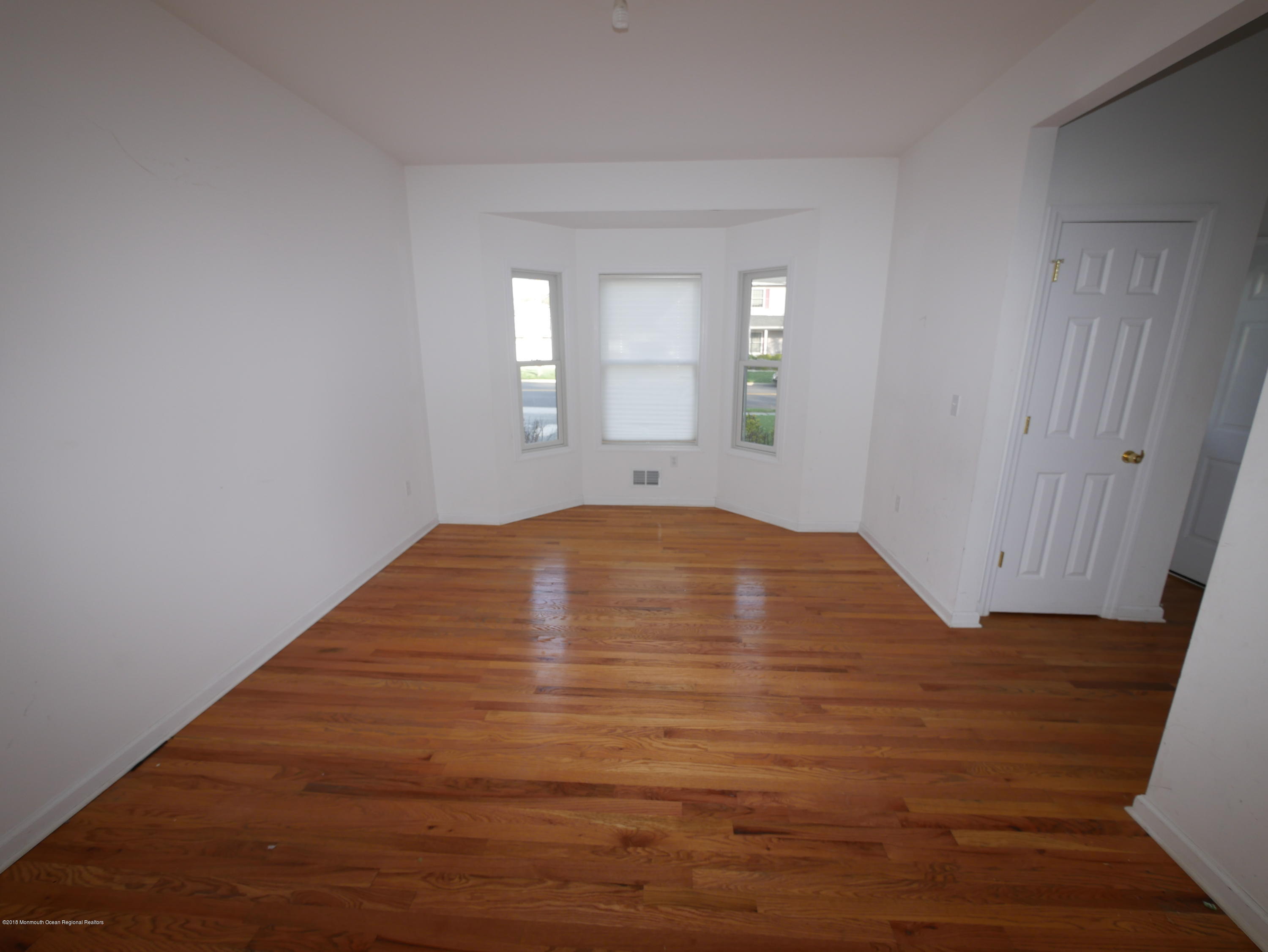 274 County Road Cliffwood, NJ 07721 - Photo 11 of 29 P1000580
