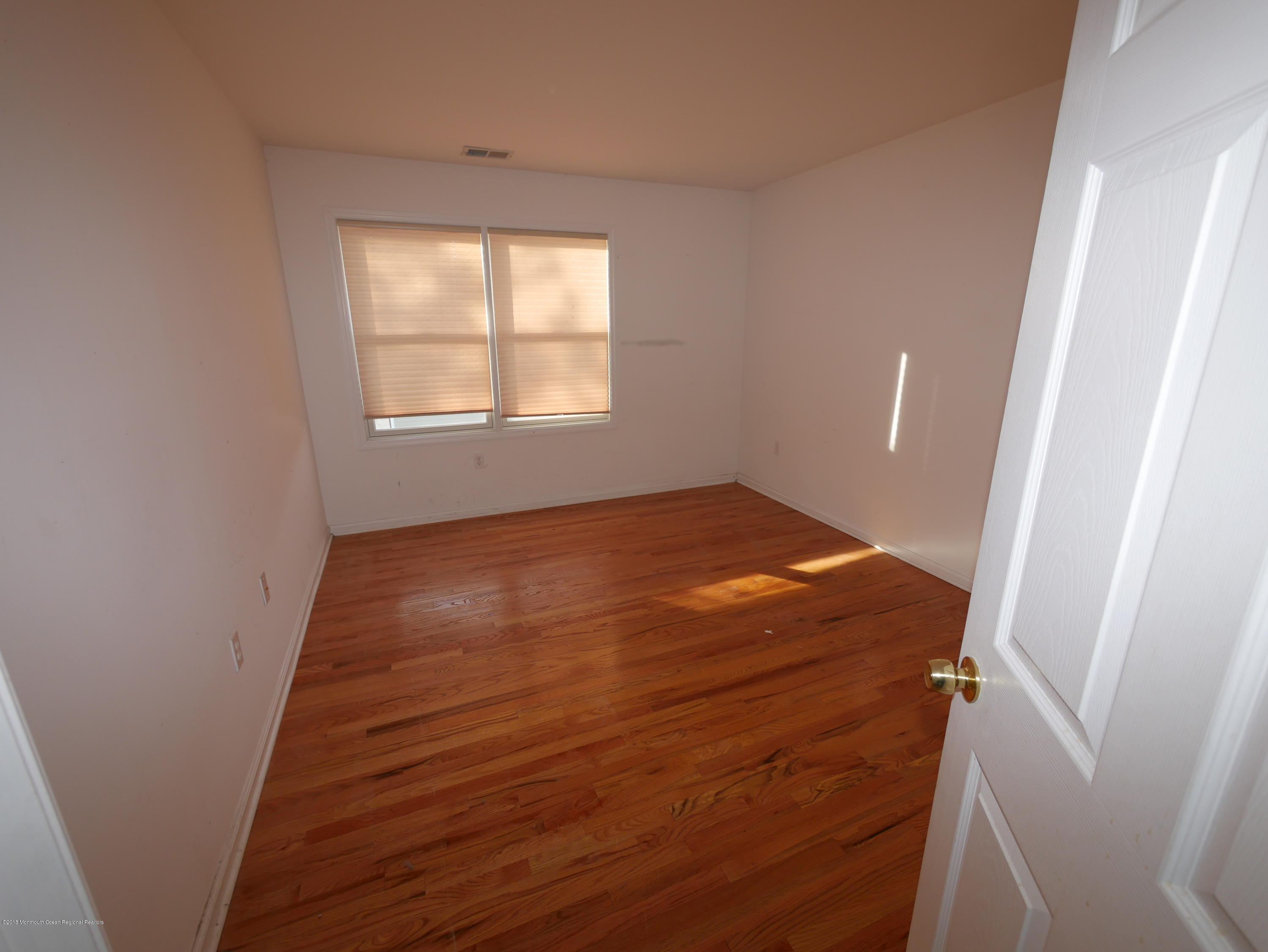 274 County Road Cliffwood, NJ 07721 - Photo 27 of 29 P1000599