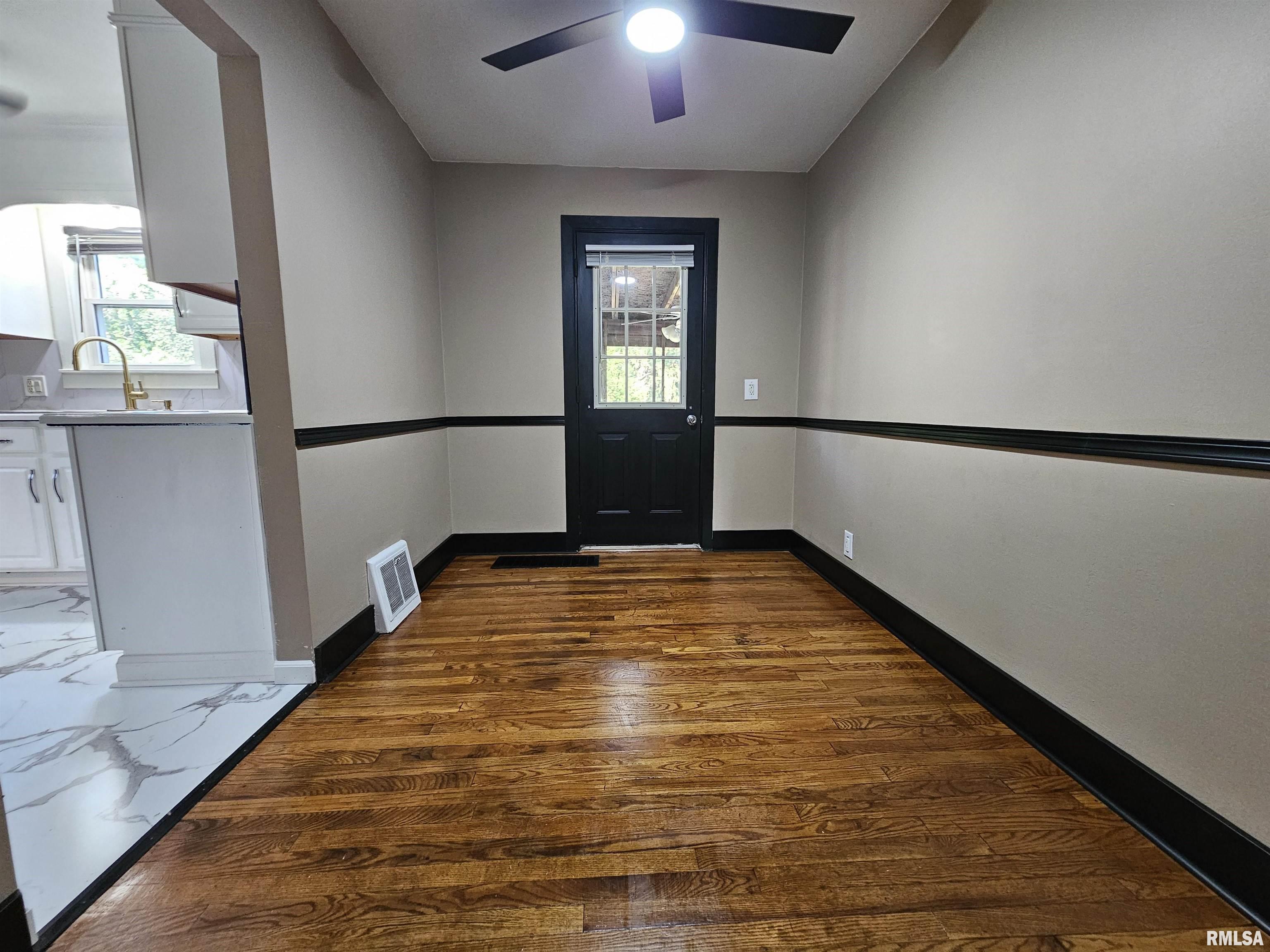 702 South 25th Street Mount Vernon, IL 62864 - Photo 11 of 34