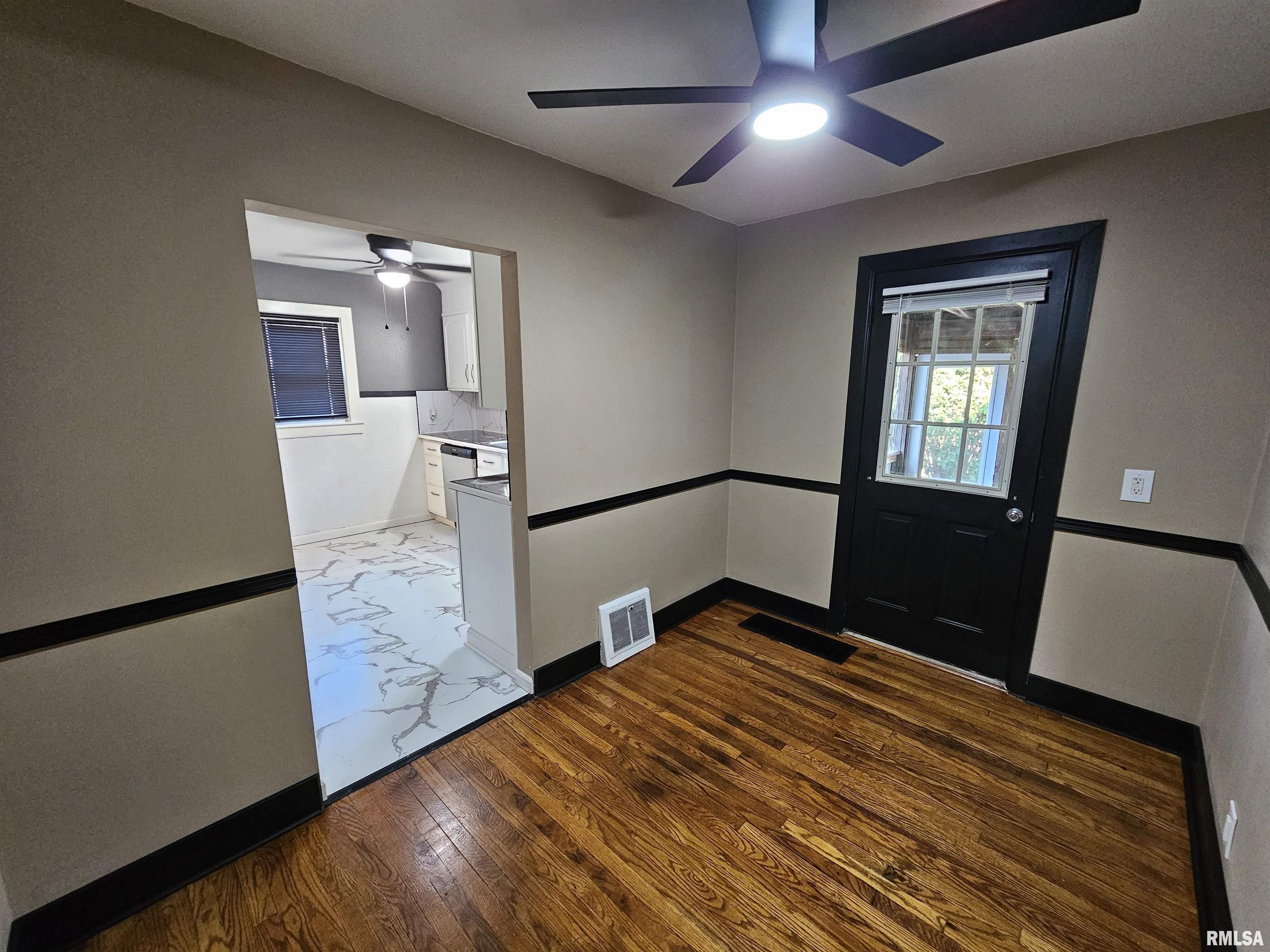 702 South 25th Street Mount Vernon, IL 62864 - Photo 12 of 34