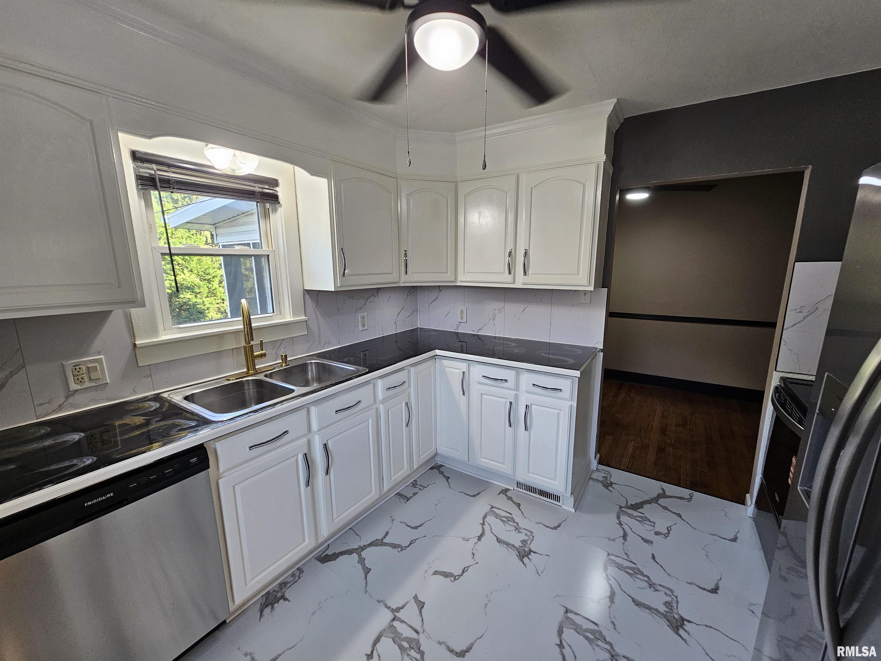 702 South 25th Street Mount Vernon, IL 62864 - Photo 13 of 34