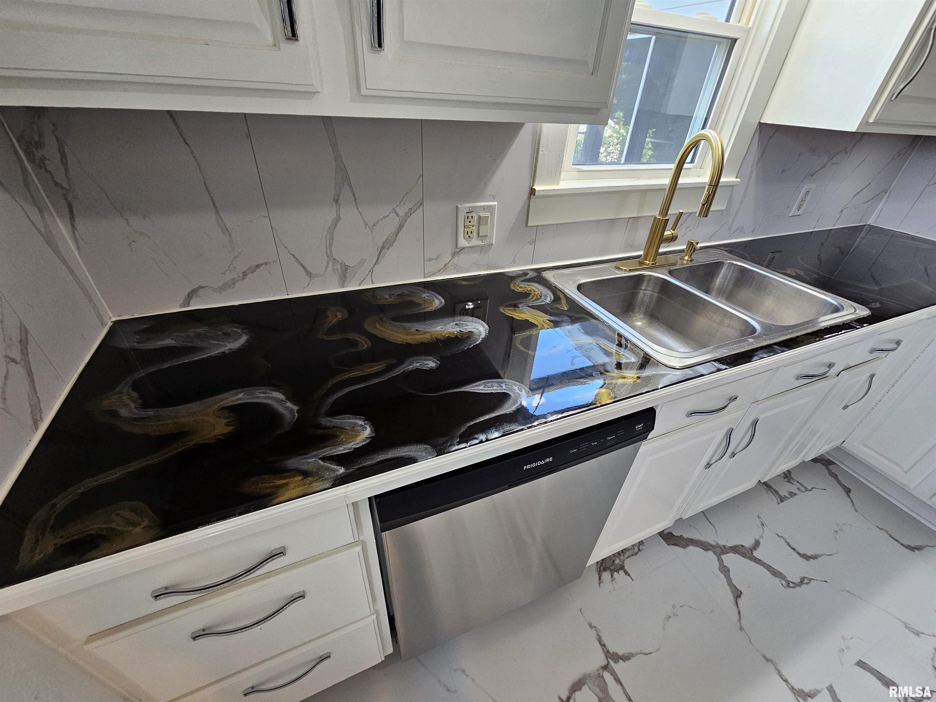 702 South 25th Street Mount Vernon, IL 62864 - Photo 16 of 34